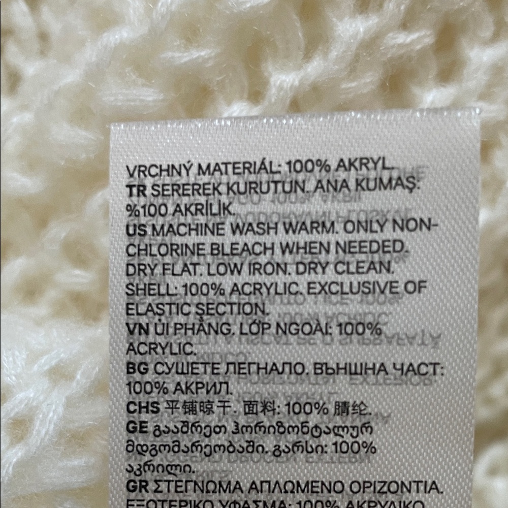 🤍🩰 H&M Cream Cable Knit Sweater Size M - Picture 6 of 7